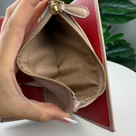 B135💎✨Authentic Prada Beige Saffiano Leather Wallet - Picture 3 of 8